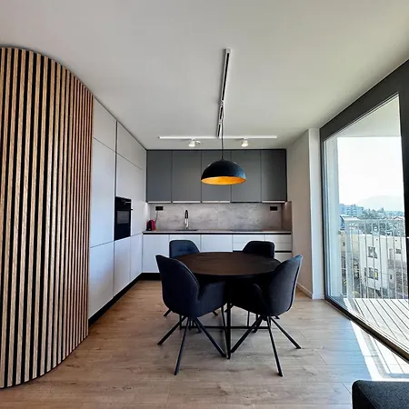 Victory Port * Lipótszentmiklós